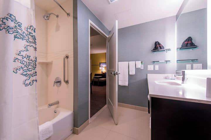 Room 17 of 35